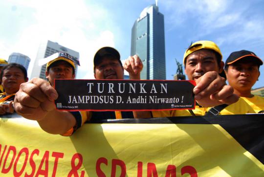 Ribuan karyawan Indosat long march menuju Bundaran HI