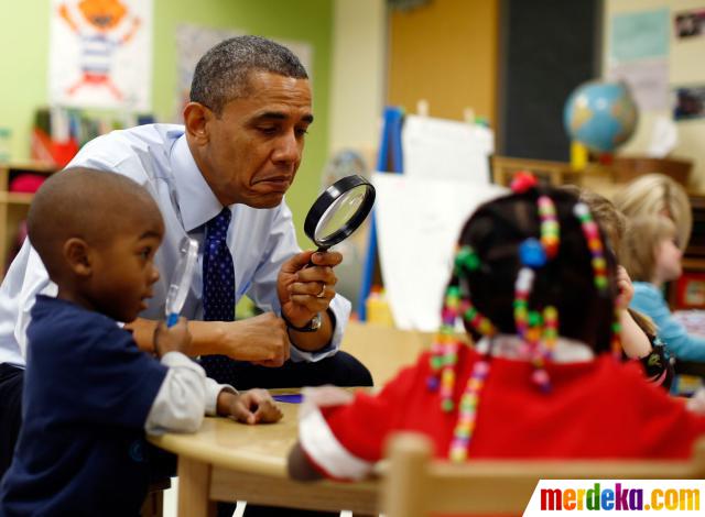 Foto Ketika Obama asik bermain dengan anak anak merdeka com