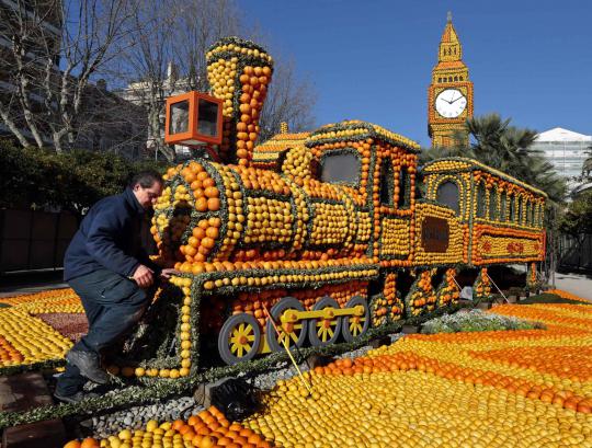 145 ton lemon dan jeruk hiasi patung di Menton