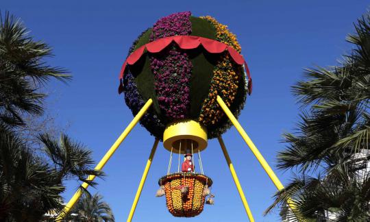 145 ton lemon dan jeruk hiasi patung di Menton