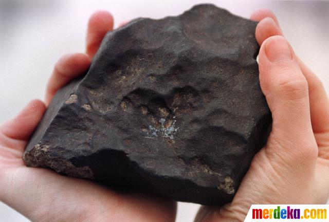 Foto : Penampakan beragam batu meteor, dijual hingga Rp 25 