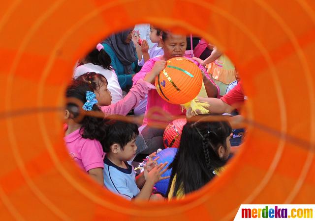 Foto : Peringati Imlek, anak-anak berlomba menghias 