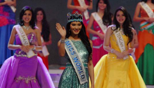 Vania Larissa sabet gelar Miss Indonesia 2013