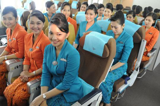 Kegiatan para wanita di sekolah pramugari Garuda Indonesia