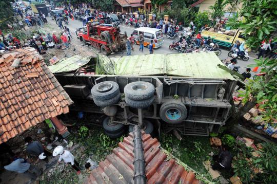 Kecelakaan maut di Cianjur, 16 orang tewas