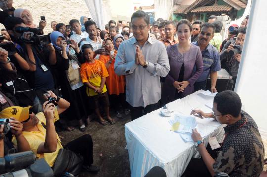 Didampingi sang istri, Dede Yusuf nyoblos Pilgub Jawa Barat