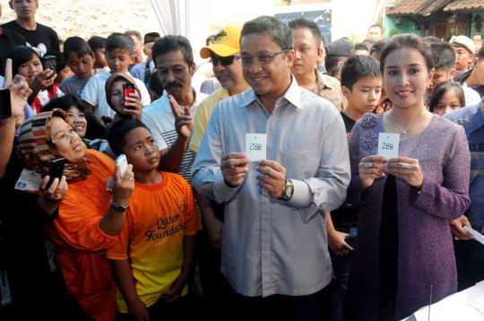 Didampingi sang istri, Dede Yusuf nyoblos Pilgub Jawa Barat