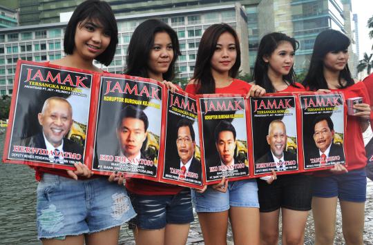 5 wanita cantik demo kasus korupsi Pelindo II di Bundaran HI