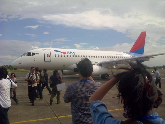 Peluncuran Sukhoi SuperJet100 oleh Sky Aviation