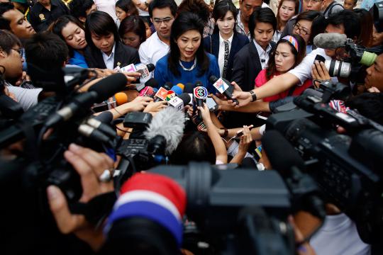 PM cantik Yingluck beri suara pemilihan gubernur Bangkok