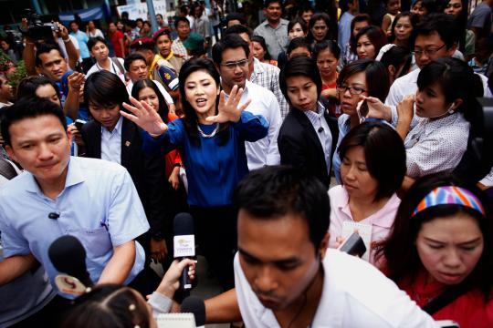 PM cantik Yingluck beri suara pemilihan gubernur Bangkok