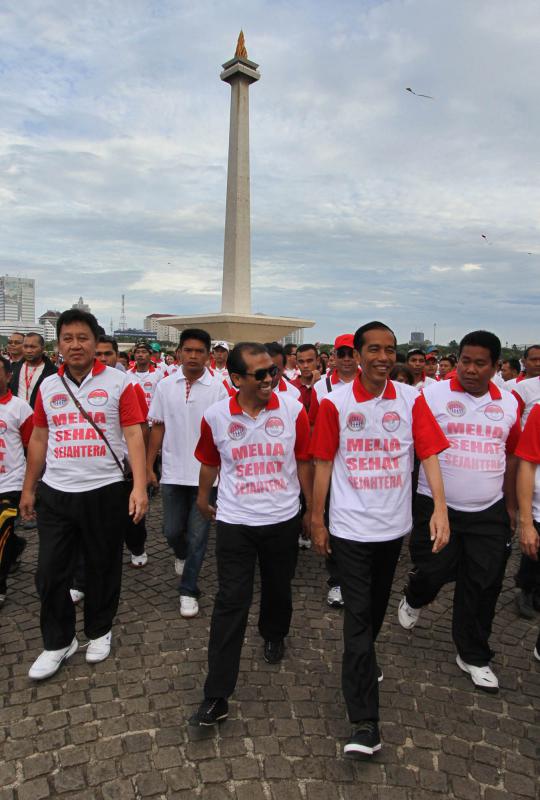 Jokowi ajak ribuan warganya jalan sehat 