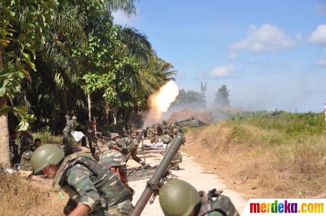 Foto : Militer Malaysia luncurkan roket hantam pengikut 