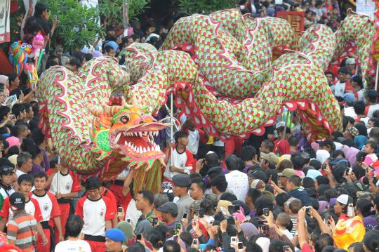 Pawai naga dan ogoh-ogoh warnai jalanan Kota Bogor