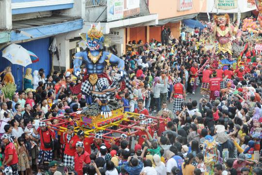 Pawai naga dan ogoh-ogoh warnai jalanan Kota Bogor