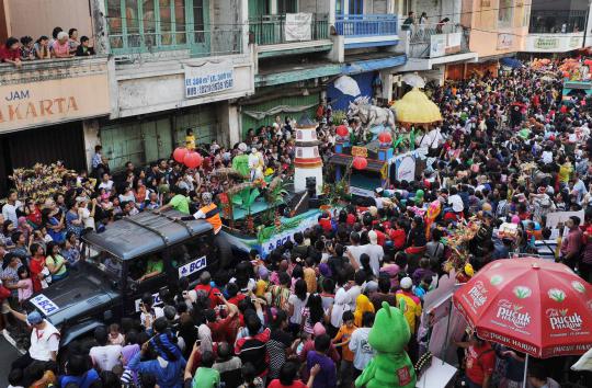 Pawai naga dan ogoh-ogoh warnai jalanan Kota Bogor