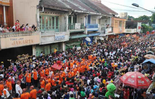Pawai naga dan ogoh-ogoh warnai jalanan Kota Bogor