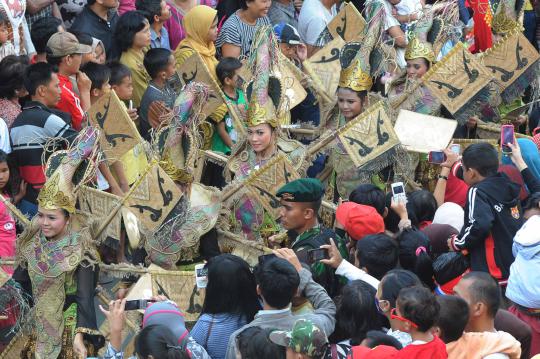 Pawai naga dan ogoh-ogoh warnai jalanan Kota Bogor