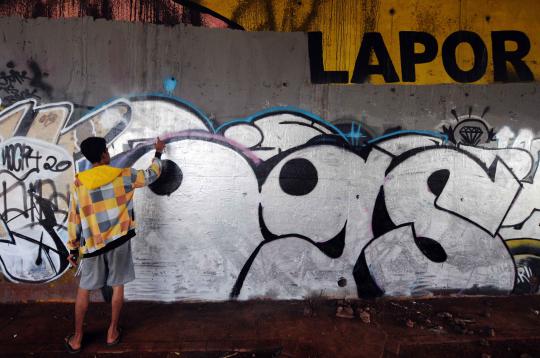 Taman lukisan mural di kolong flyover Tanah Abang