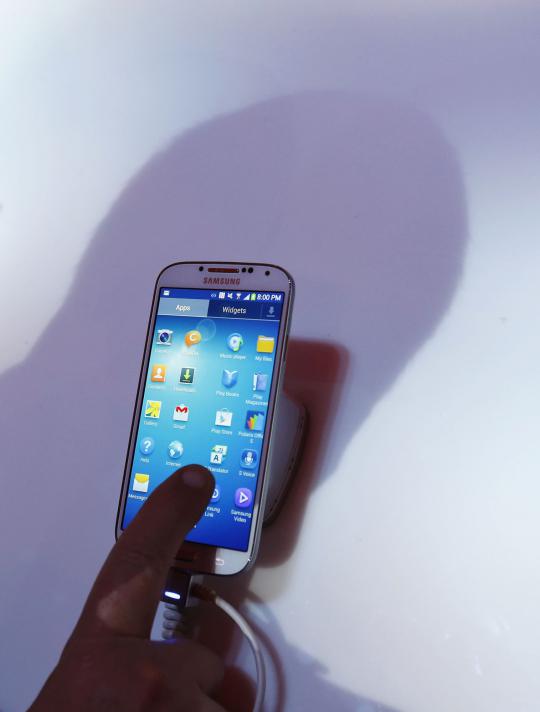 Kecanggihan fitur di peluncuran perdana Samsung Galaxy S4