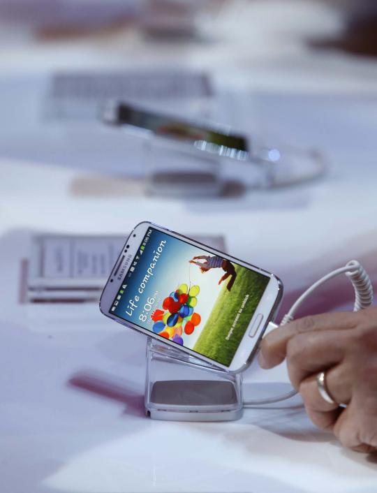 Kecanggihan fitur di peluncuran perdana Samsung Galaxy S4
