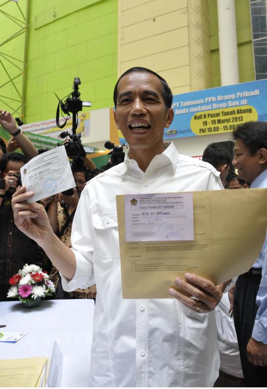 Jokowi serahkan SPT tahunan di Pasar Tanah Abang