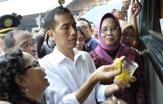 Jokowi bersama BPOM sidak Pasar Klender