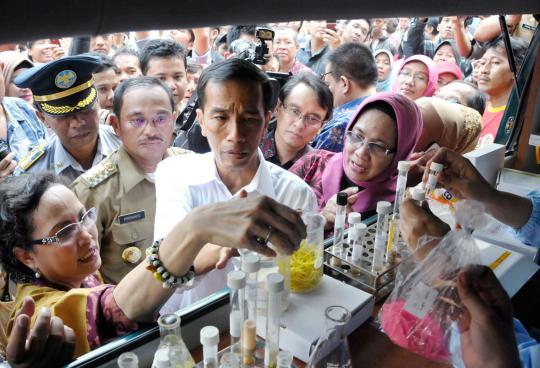 Jokowi bersama BPOM sidak Pasar Klender