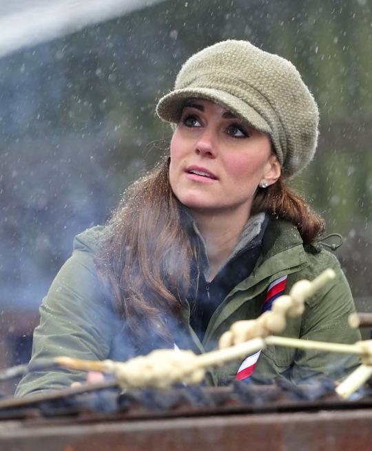 Kate Middleton kunjungi perkemahan pramuka