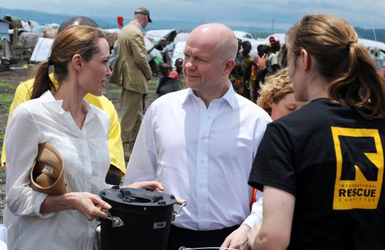 Angelina Jolie kunjungi anak-anak di kamp pengungsian Kongo