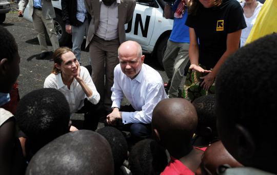 Angelina Jolie kunjungi anak-anak di kamp pengungsian Kongo