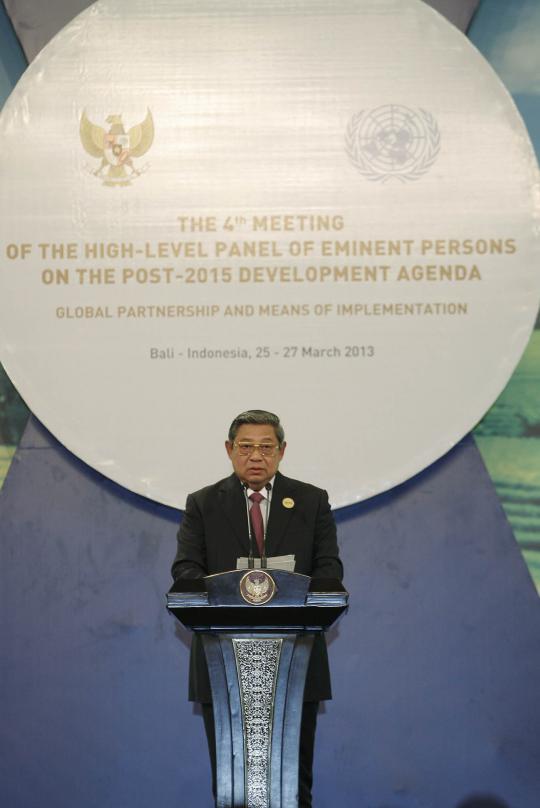 Presiden SBY foto bersama para peserta High Level Panel