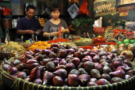 Harga pasaran bawang dan cabai di Jakarta kembali melonjak