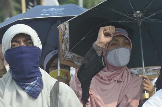 Ratusan anggota Hizbut Tahrir tolak RUU Ormas di Gedung DPR