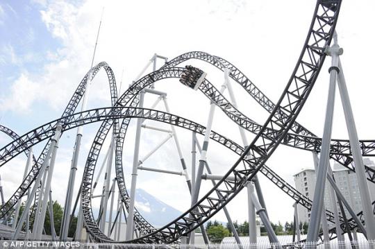 Takabisha, roller coaster paling curam di dunia