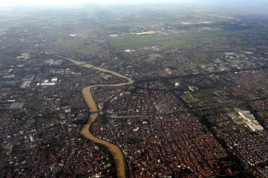 Sungai Cisadane tercemar limbah domestik