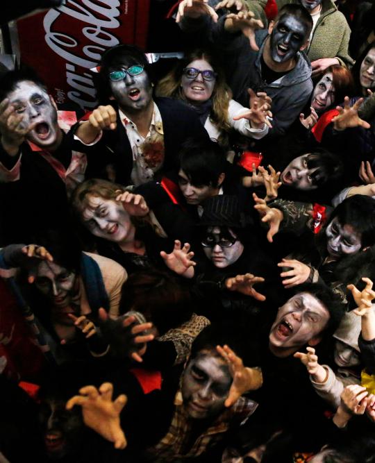 50 Warga Tokyo berubah jadi "Zombie"