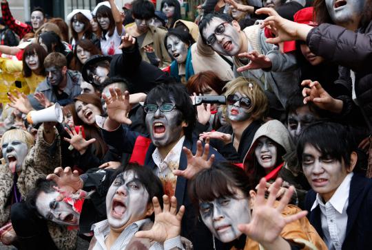 50 Warga Tokyo berubah jadi "Zombie"