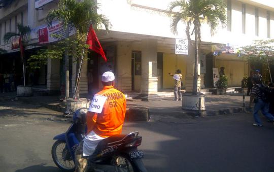 Tersangka teror Pos Polisi Solo jalani rekonstruksi