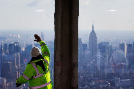 Melihat panorama Kota New York dari puncak Gedung WTC