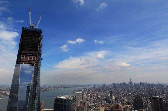 Melihat panorama Kota New York dari puncak Gedung WTC