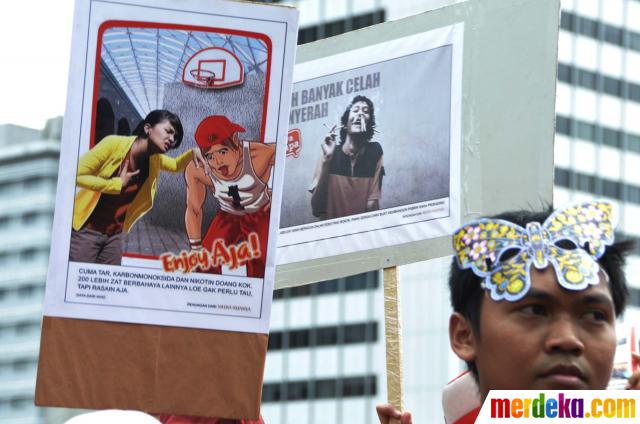 penurunan demo ahok UI  mahasiswa di rokok harlem Puluhan anti HI Foto merdeka.com : shake