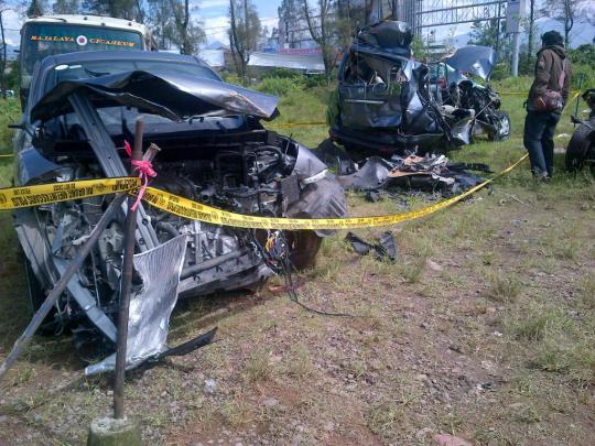 Mobil Nissan Juke maut dan Daihatsu Xenia yang hancur