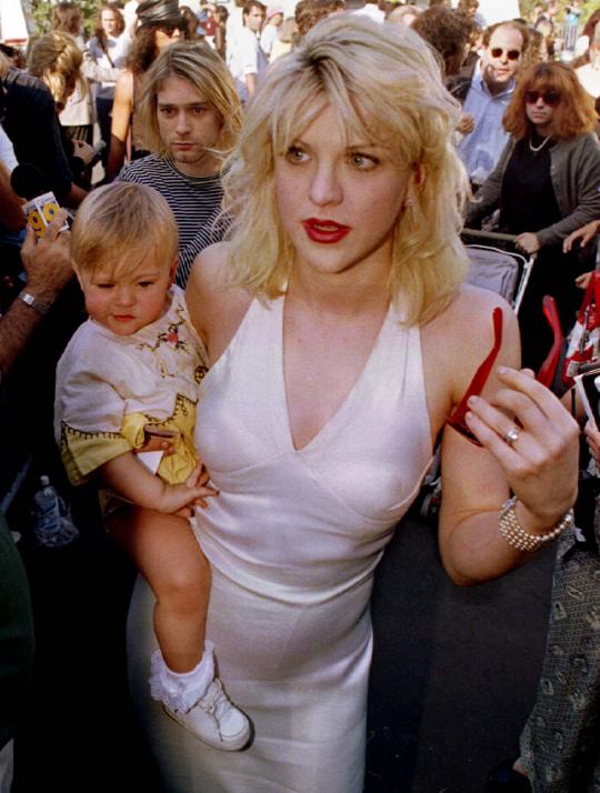 Courtney Love 'Wanita pujaan' Kurt Cobain dari masa ke masa