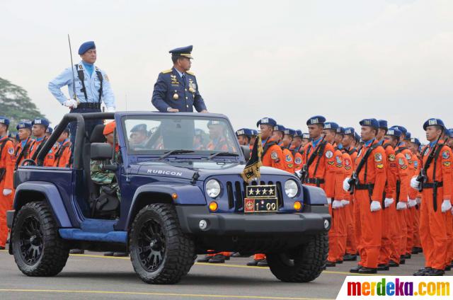 Foto : Atraksi "Elang Besi" meriahkan HUT TNI AU ke-67 