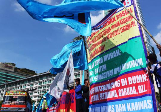 10.000 Buruh berunjuk rasa kepung Jakarta