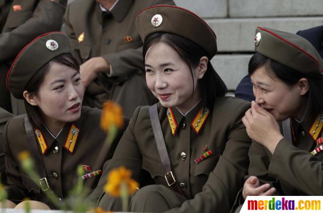 Foto Mengintip Kegiatan Para Tentara Wanita Korea Utara