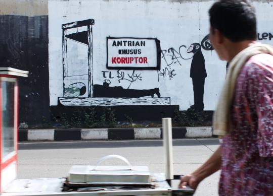Mural "Eksekusi Koruptor" hiasi flyover Permata Hijau