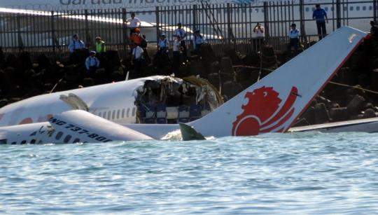 Lion Air yang terbelah mulai dipotong-potong