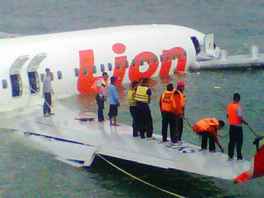 Lion Air yang terbelah mulai dipotong-potong